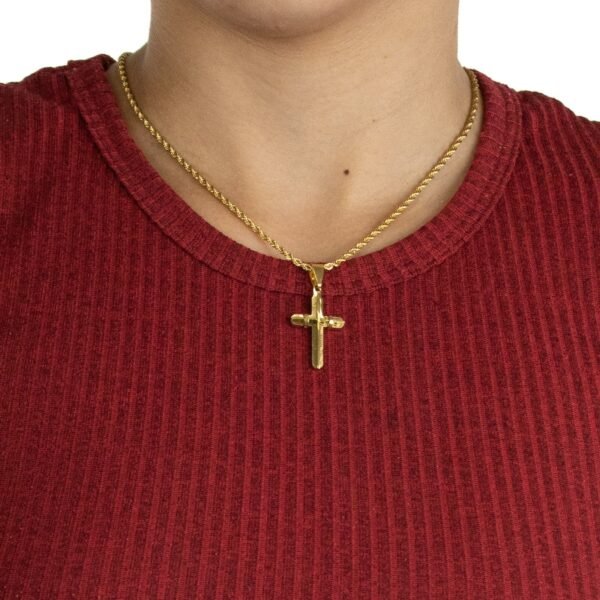 Pingente Cruz Detalhada Composta de Aço Inoxidável